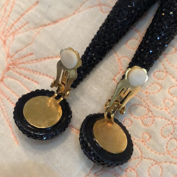 🎉24. Collection Crystal encrusted button Clip back long dangling earrings + bag - Picture 4 of 8